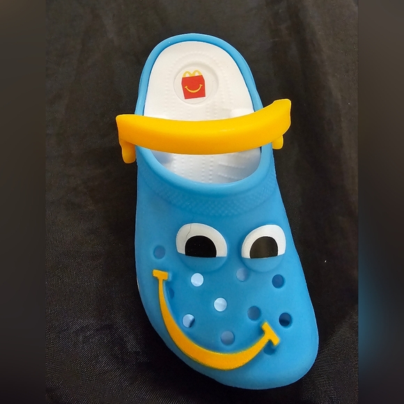 McDonald's Happy Meal 2024 Blue with Yellow Strap Croc Toy New Without Tags - Picture 4 of 10
